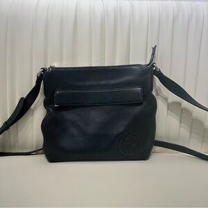 Gucci Black Crossbody Bag with Smooth Leather Finish